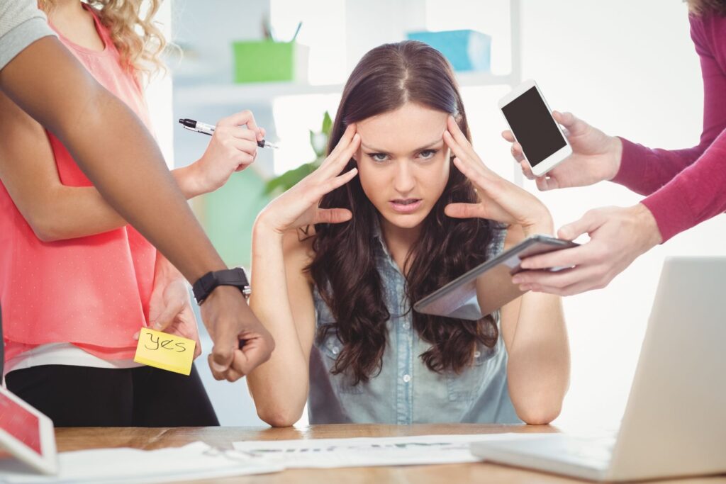 Qué es el burnout y cómo reconocer sus síntomas de agotamiento laboral